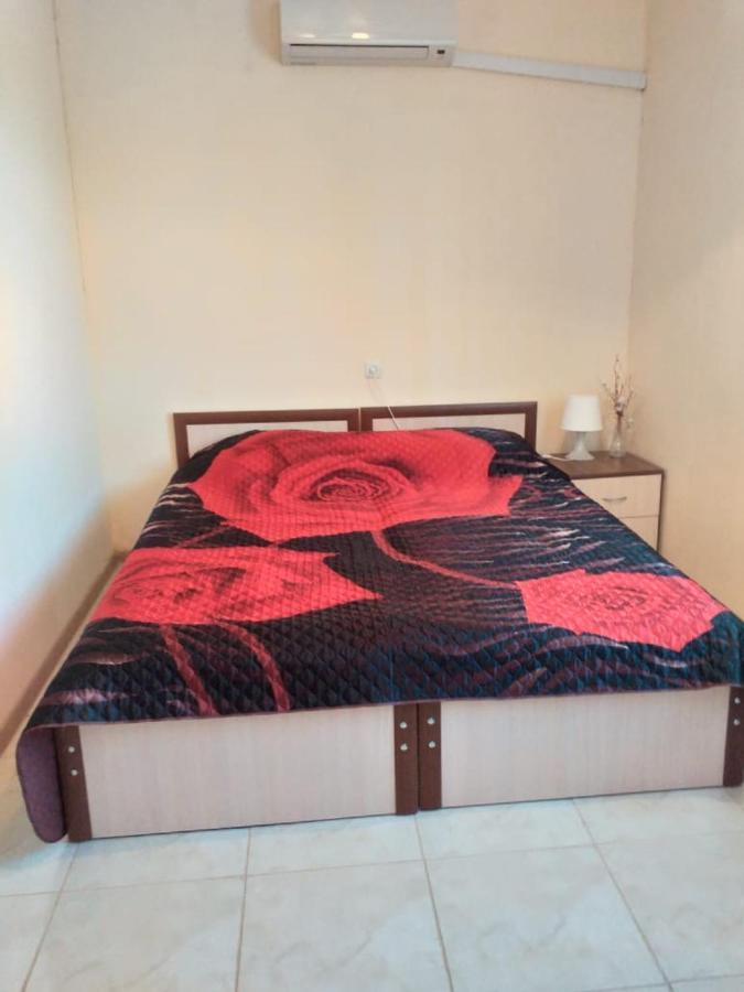 غوداوتا Solnechny Bereg Guest House المظهر الخارجي الصورة