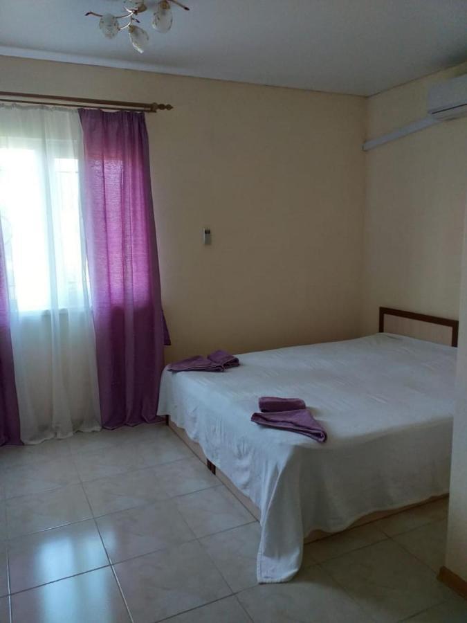 غوداوتا Solnechny Bereg Guest House المظهر الخارجي الصورة