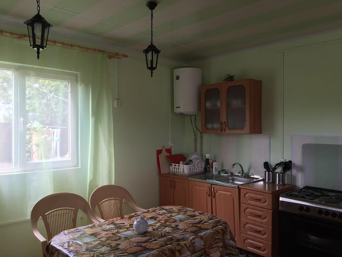 غوداوتا Solnechny Bereg Guest House المظهر الخارجي الصورة