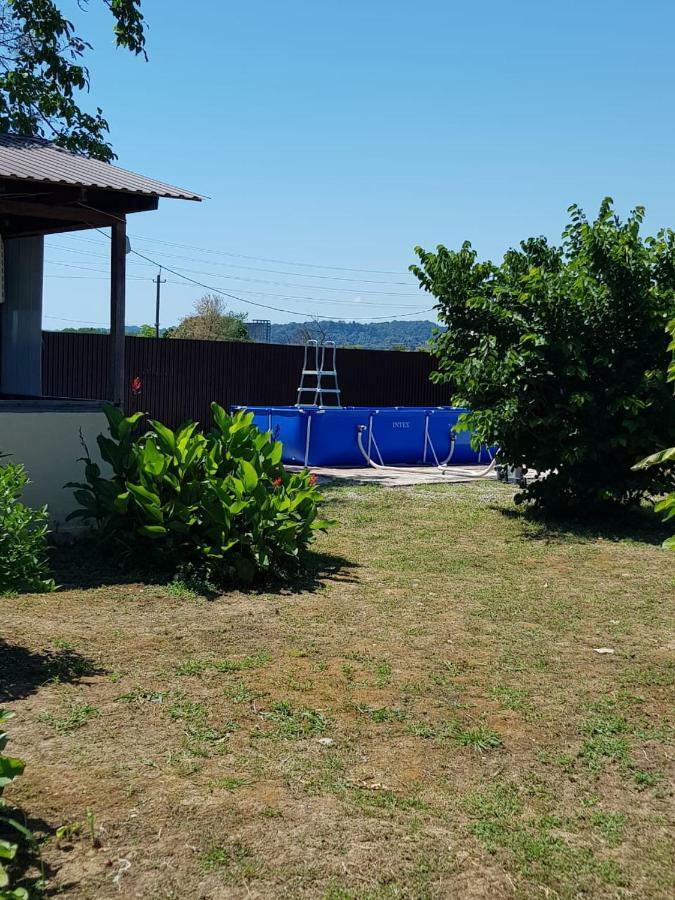 غوداوتا Solnechny Bereg Guest House المظهر الخارجي الصورة