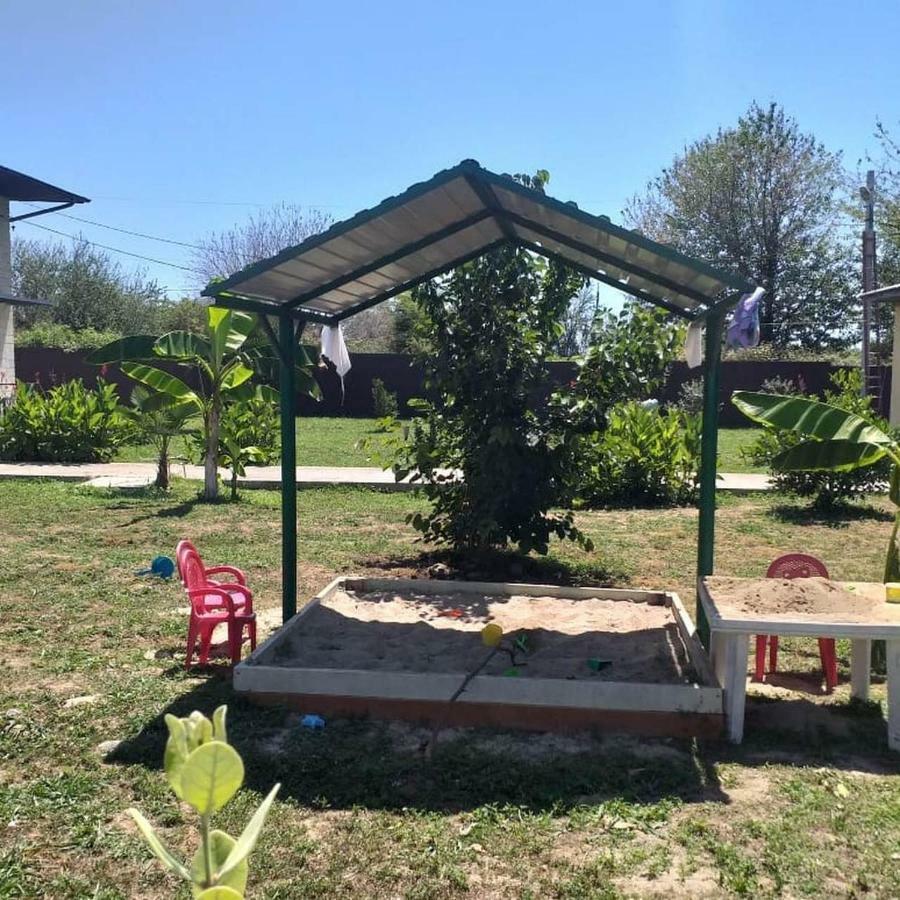 غوداوتا Solnechny Bereg Guest House المظهر الخارجي الصورة